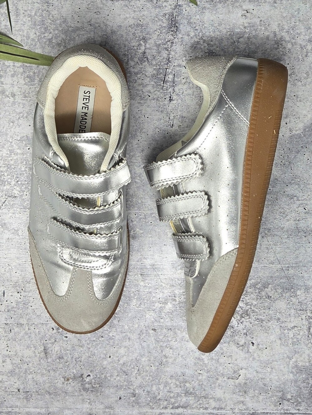 Steve Madden Momentum Silver 3 Velco Strap Gum Sole Sneakers Size 9